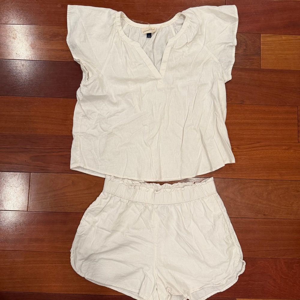 Universal Thread White Linen Blend Set